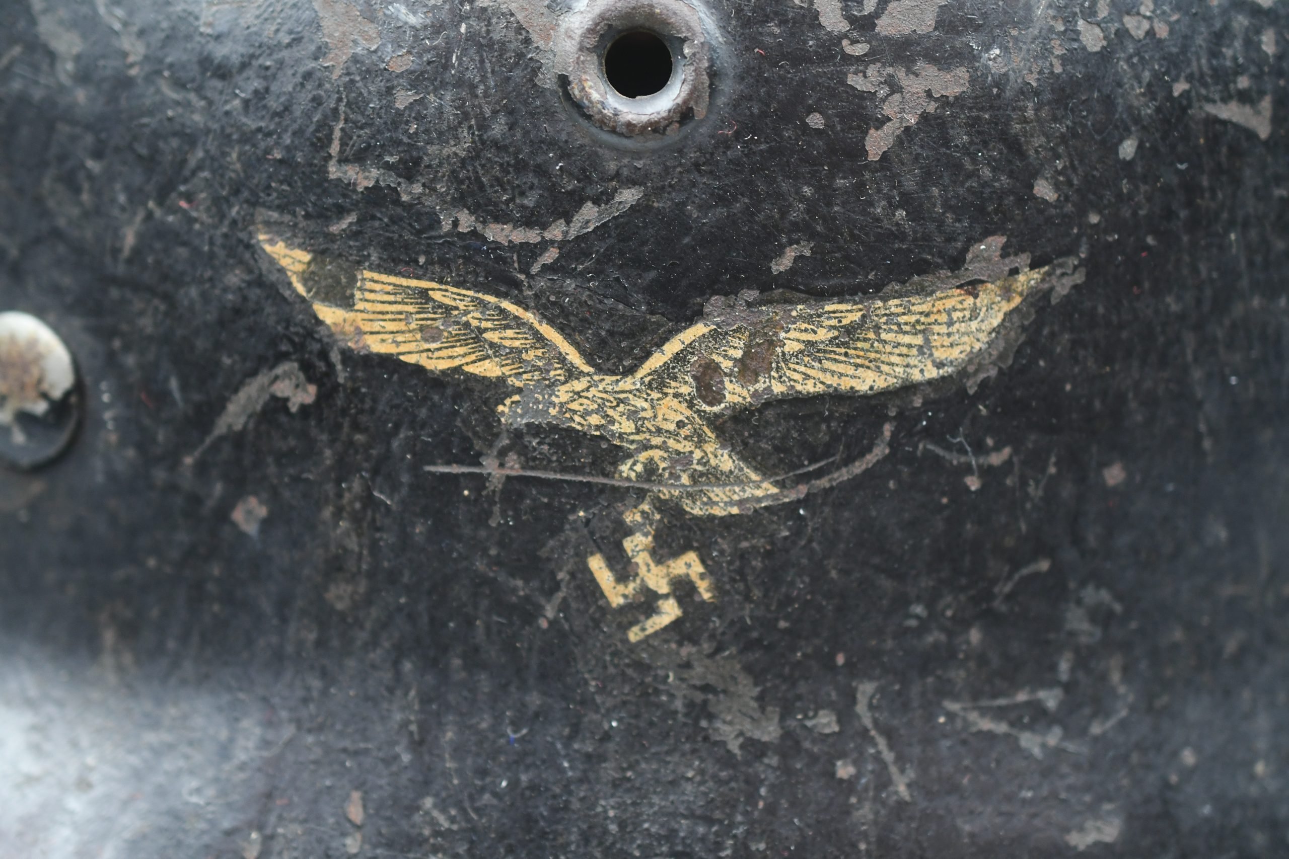 M40 Luftwaffe single decal 'black camouflaged' steel helmet ET66 — image 7