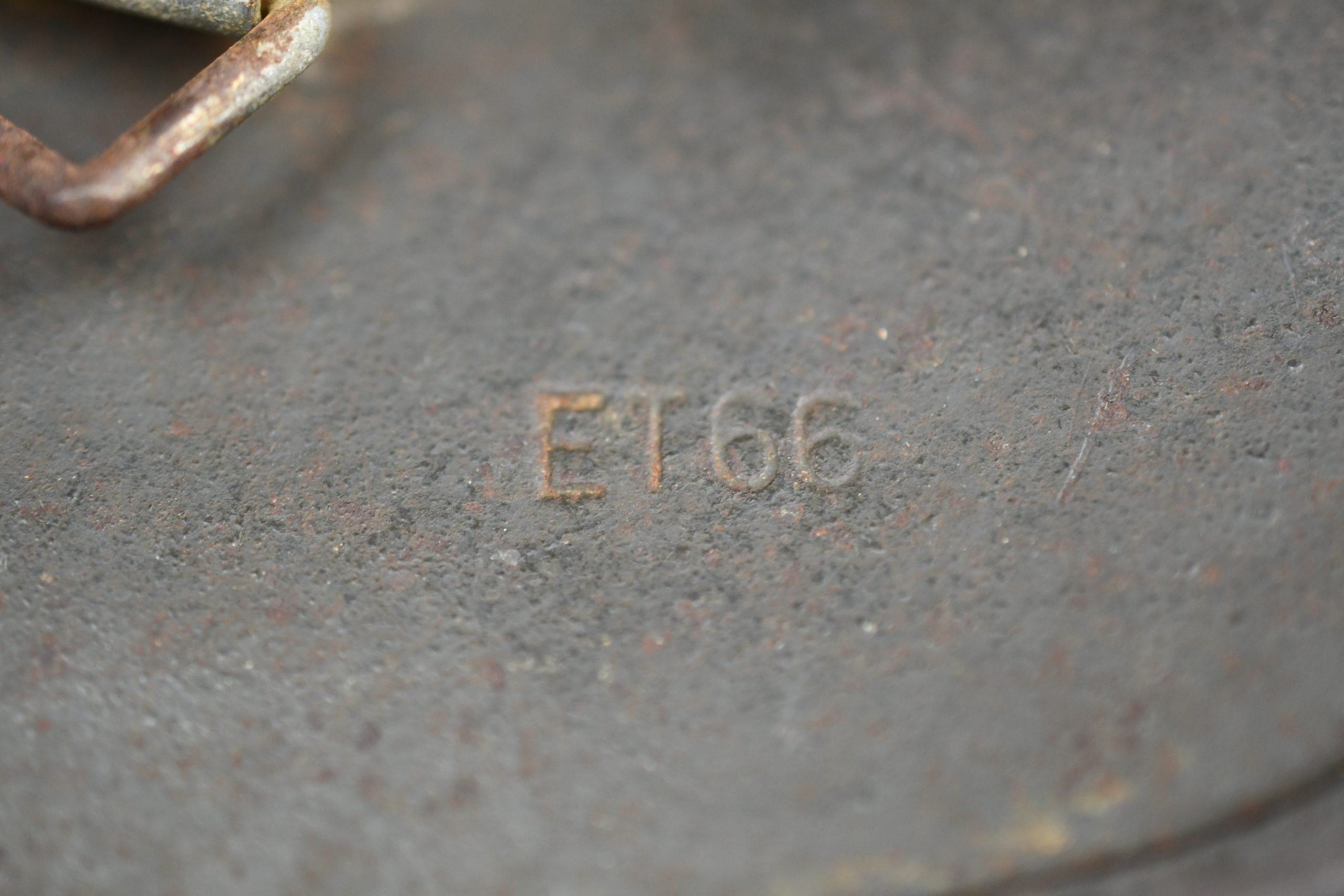 M40 Luftwaffe single decal 'black camouflaged' steel helmet ET66 — image 9