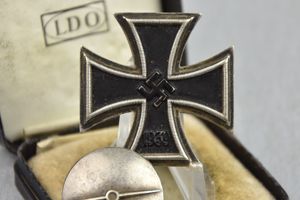 Iron Cross first class with screw back by L/52 C.F. …