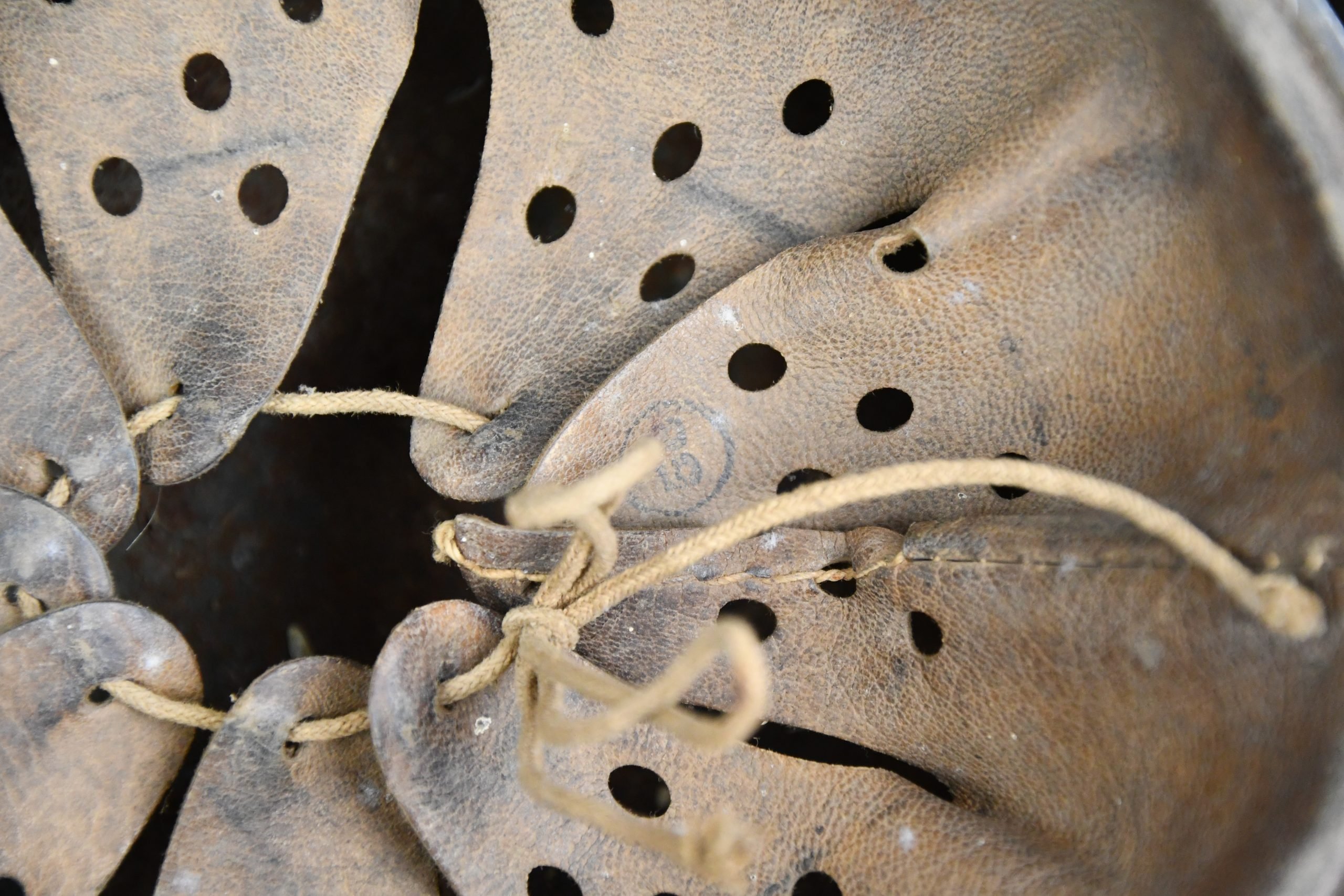 M35 Army (Heer) subtle camouflage helmet SE66 named Hamacher Barthel — image 16