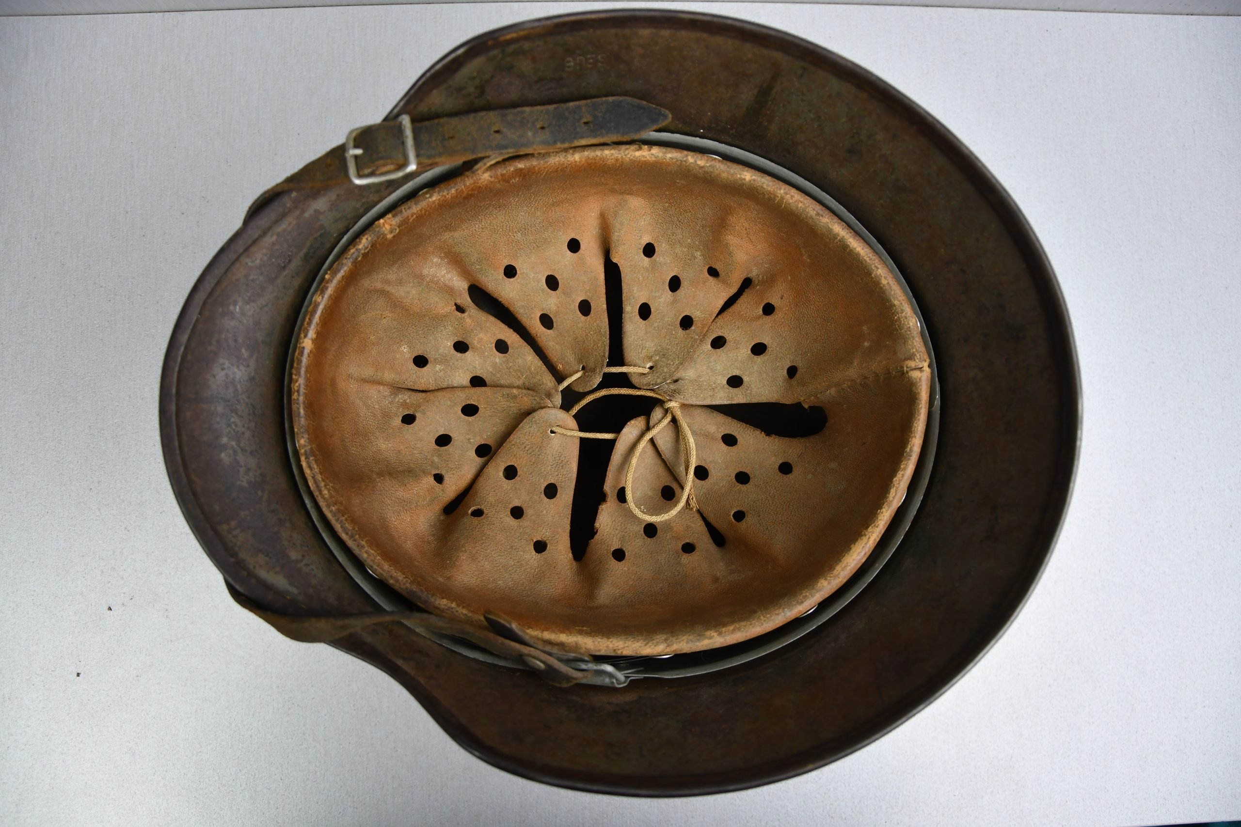 M40 army (Heer) single decal three tone 'Normandy' camouflage helmet SE66 — image 11