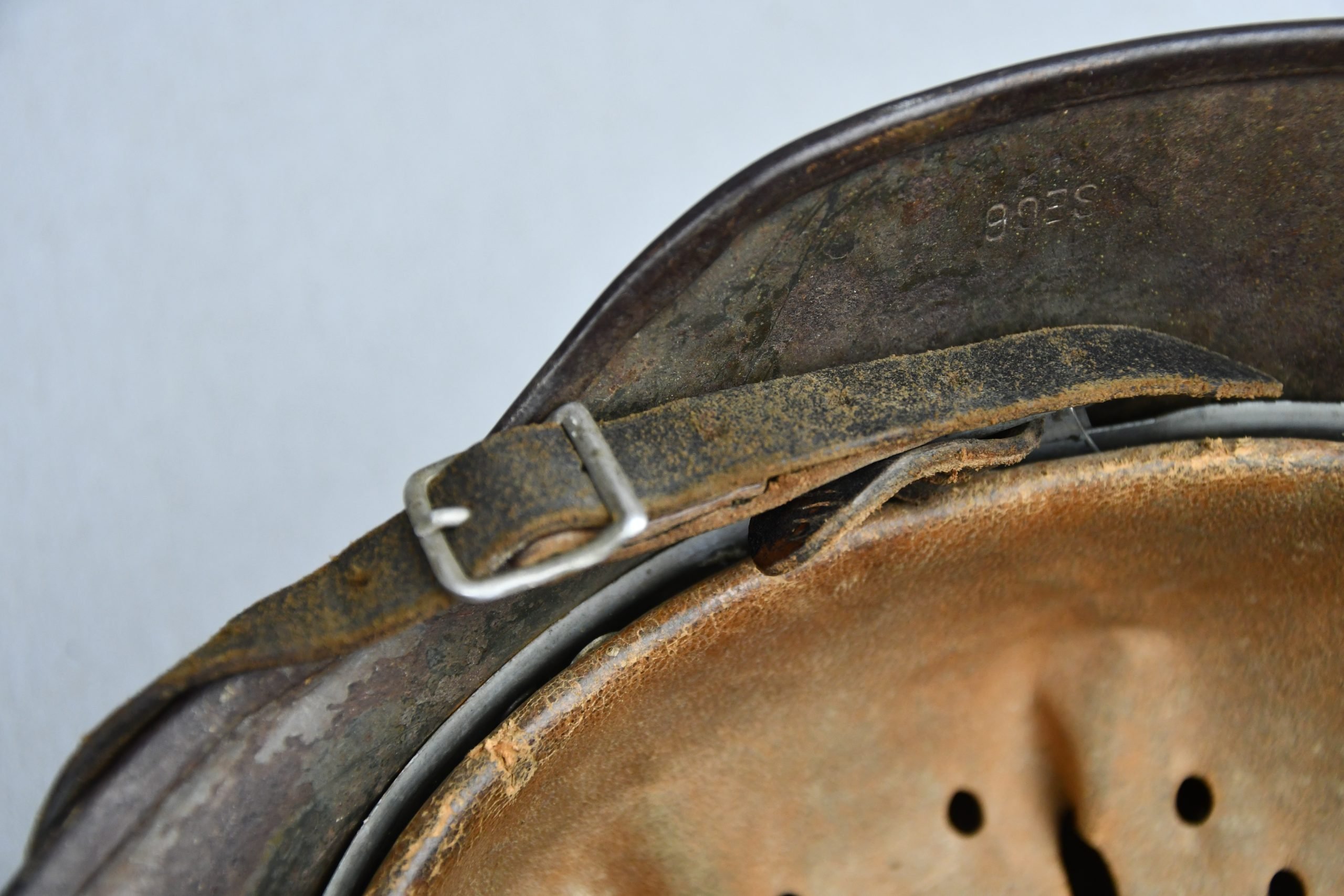 M40 army (Heer) single decal three tone 'Normandy' camouflage helmet SE66 — image 14