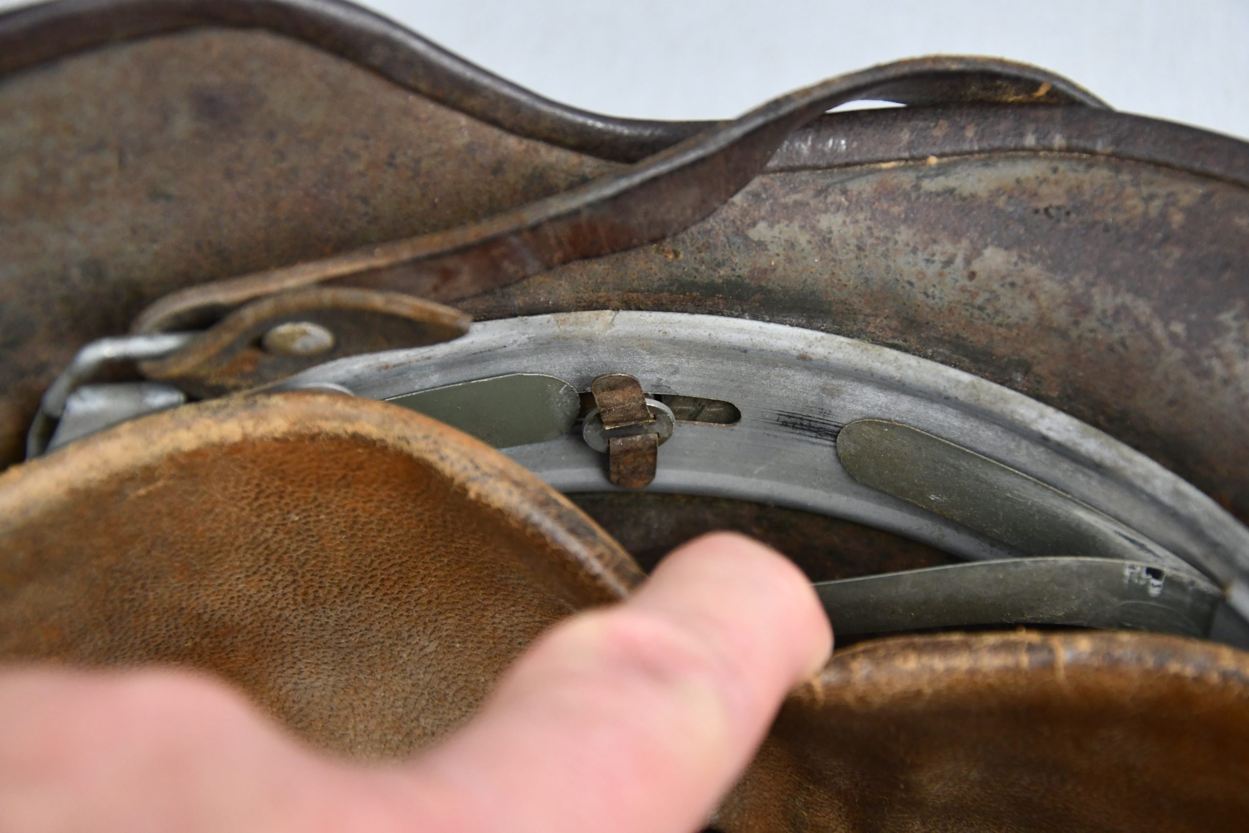 M40 army (Heer) single decal three tone 'Normandy' camouflage helmet SE66 — image 18