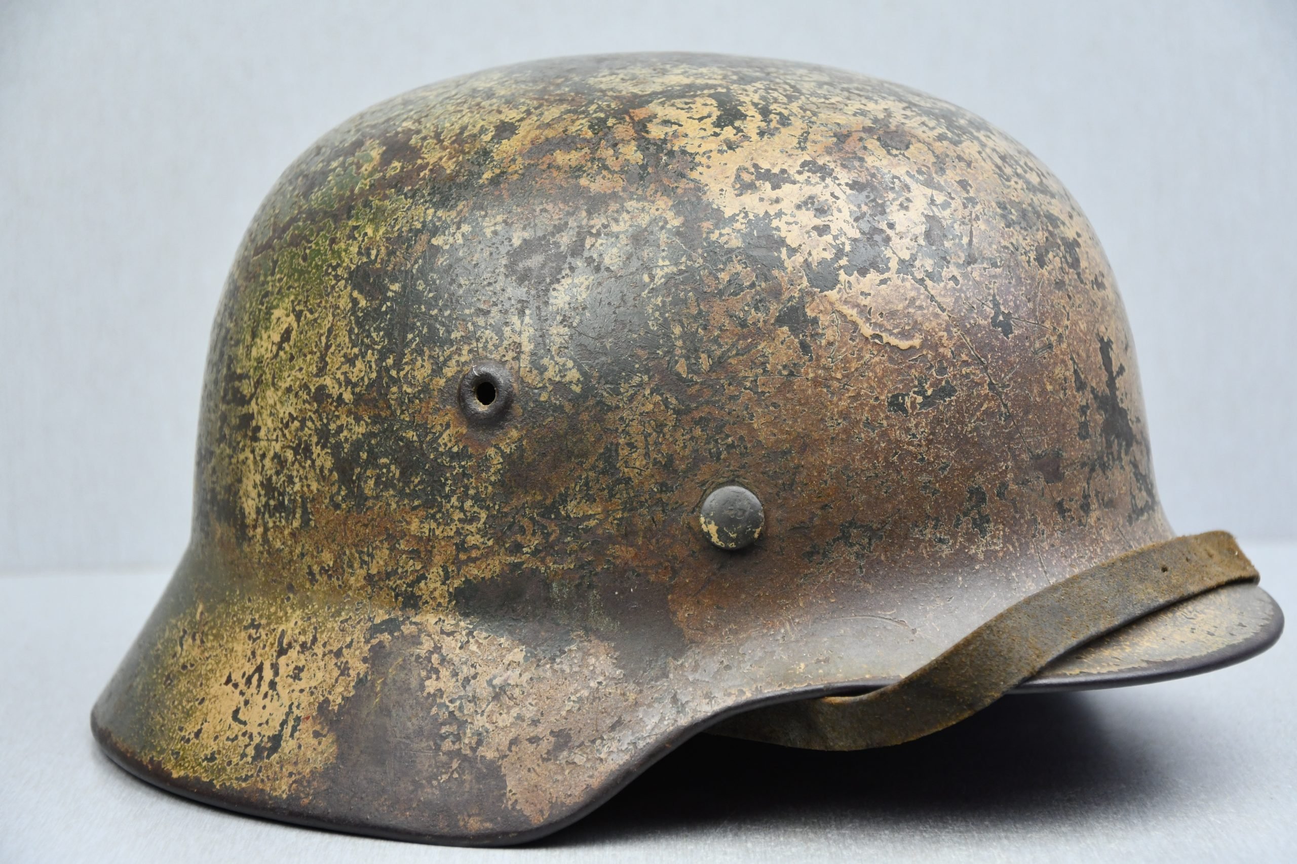 M40 army (Heer) single decal three tone 'Normandy' camouflage helmet SE66 — image 8