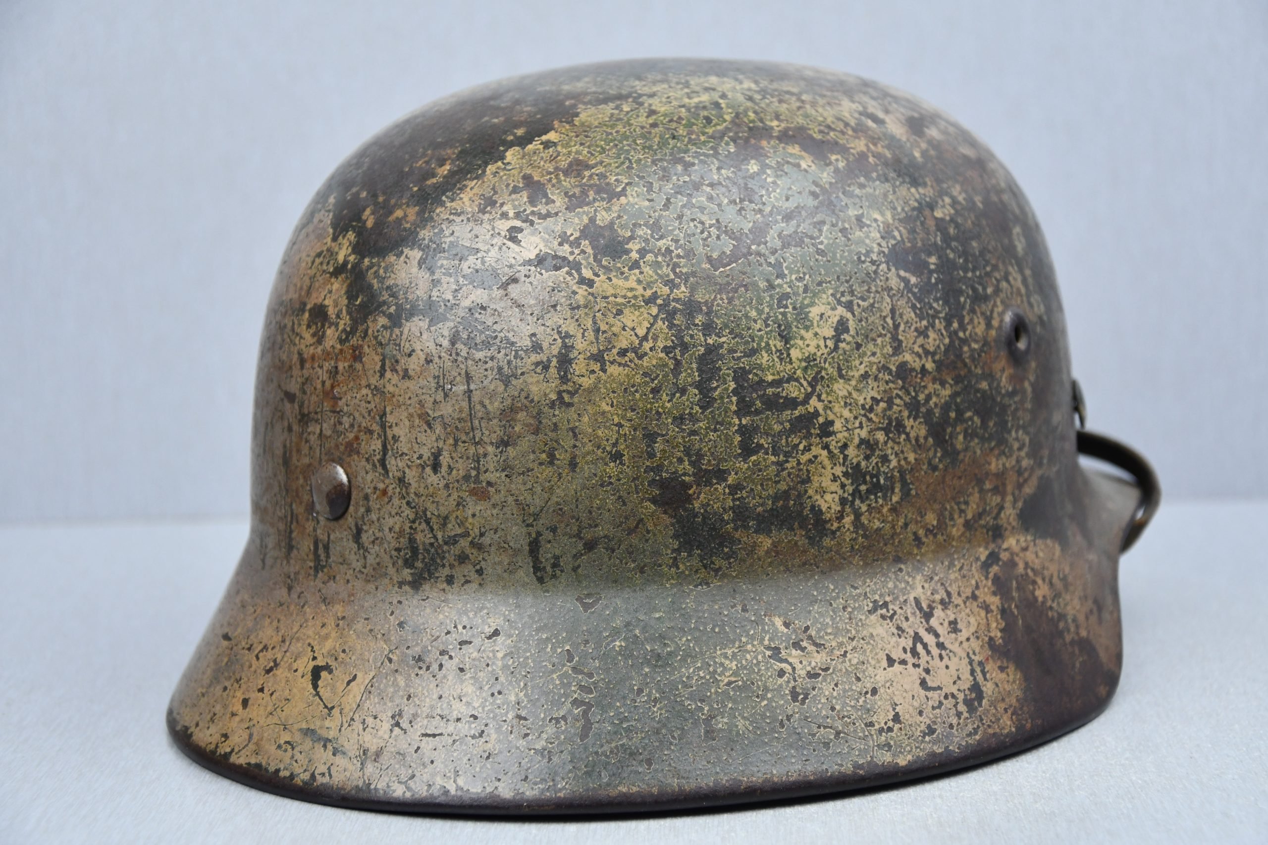 M40 army (Heer) single decal three tone 'Normandy' camouflage helmet SE66 — image 9