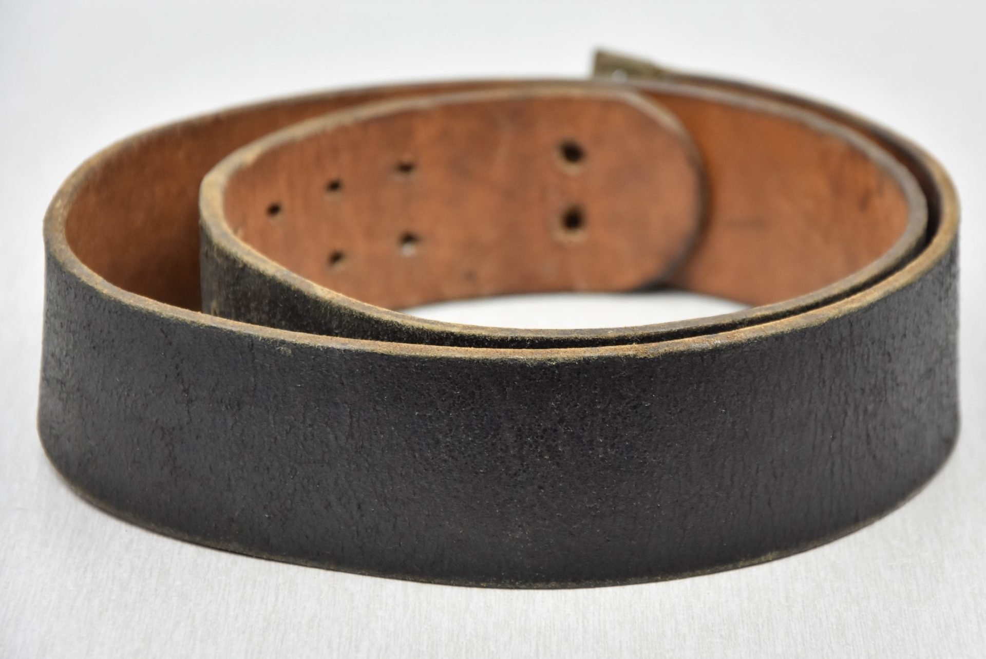 Late war Wehrmacht/Waffen-SS leather equipment belt with RBNr. — image 2