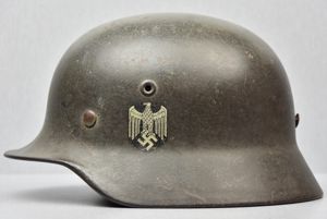 M40 army (Heer) single decal steel helmet Q62 'Leutnant Thoma'