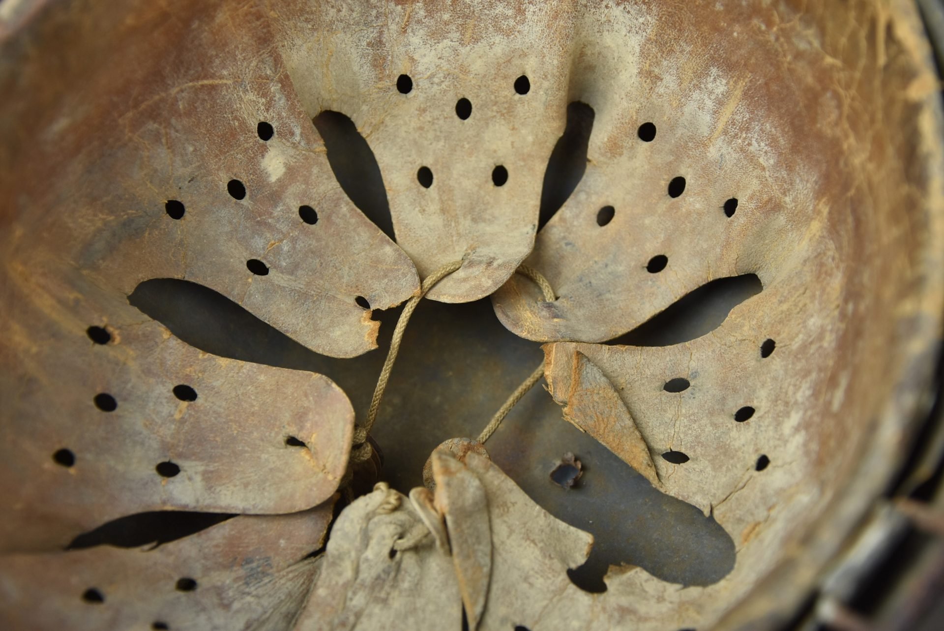 M42 Luftwaffe single decal two tone camoulfage full basket chicken wire helmet ET64 — image 18