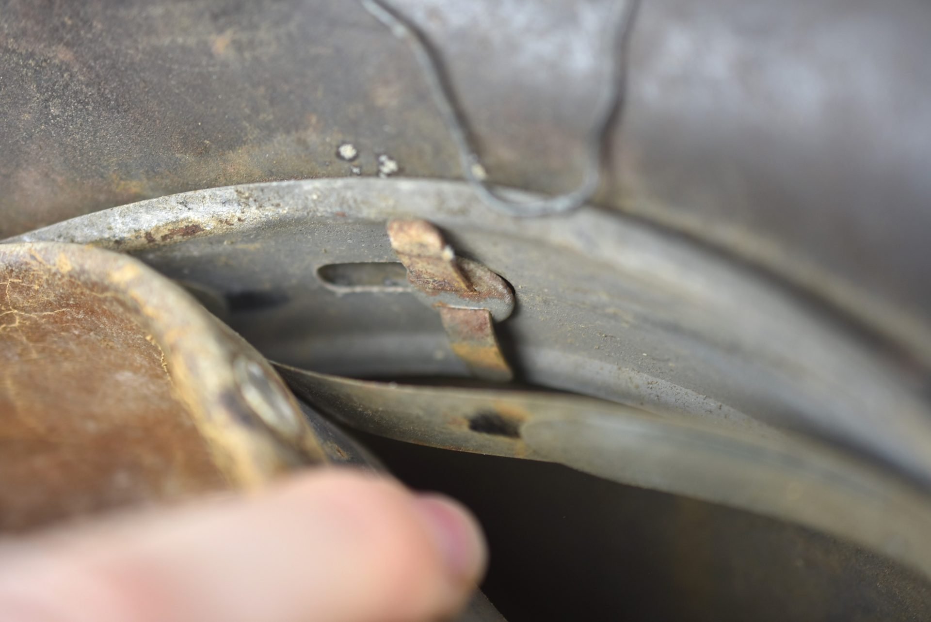 M42 Luftwaffe single decal two tone camoulfage full basket chicken wire helmet ET64 — image 31