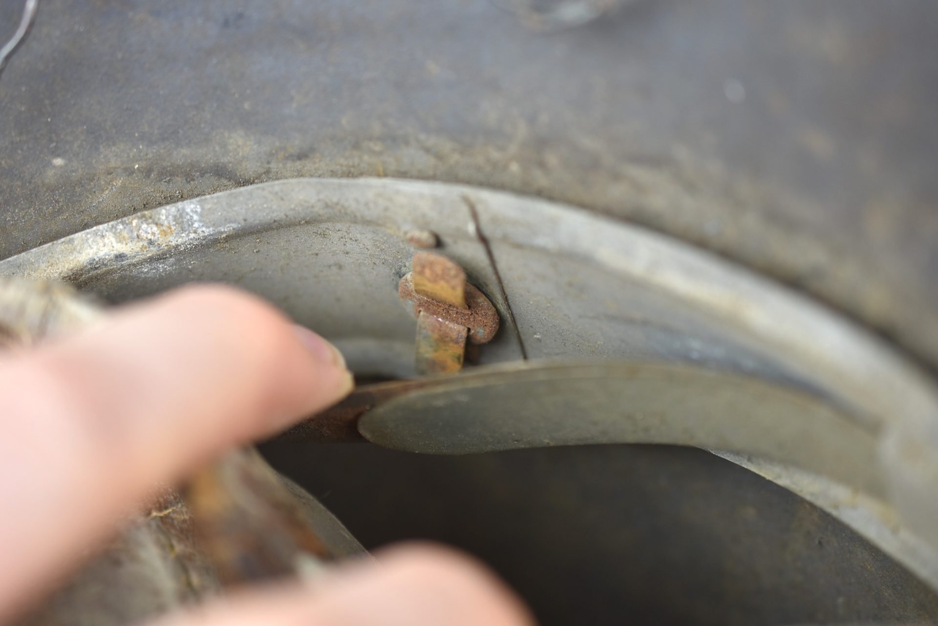 M42 Luftwaffe single decal two tone camoulfage full basket chicken wire helmet ET64 — image 33