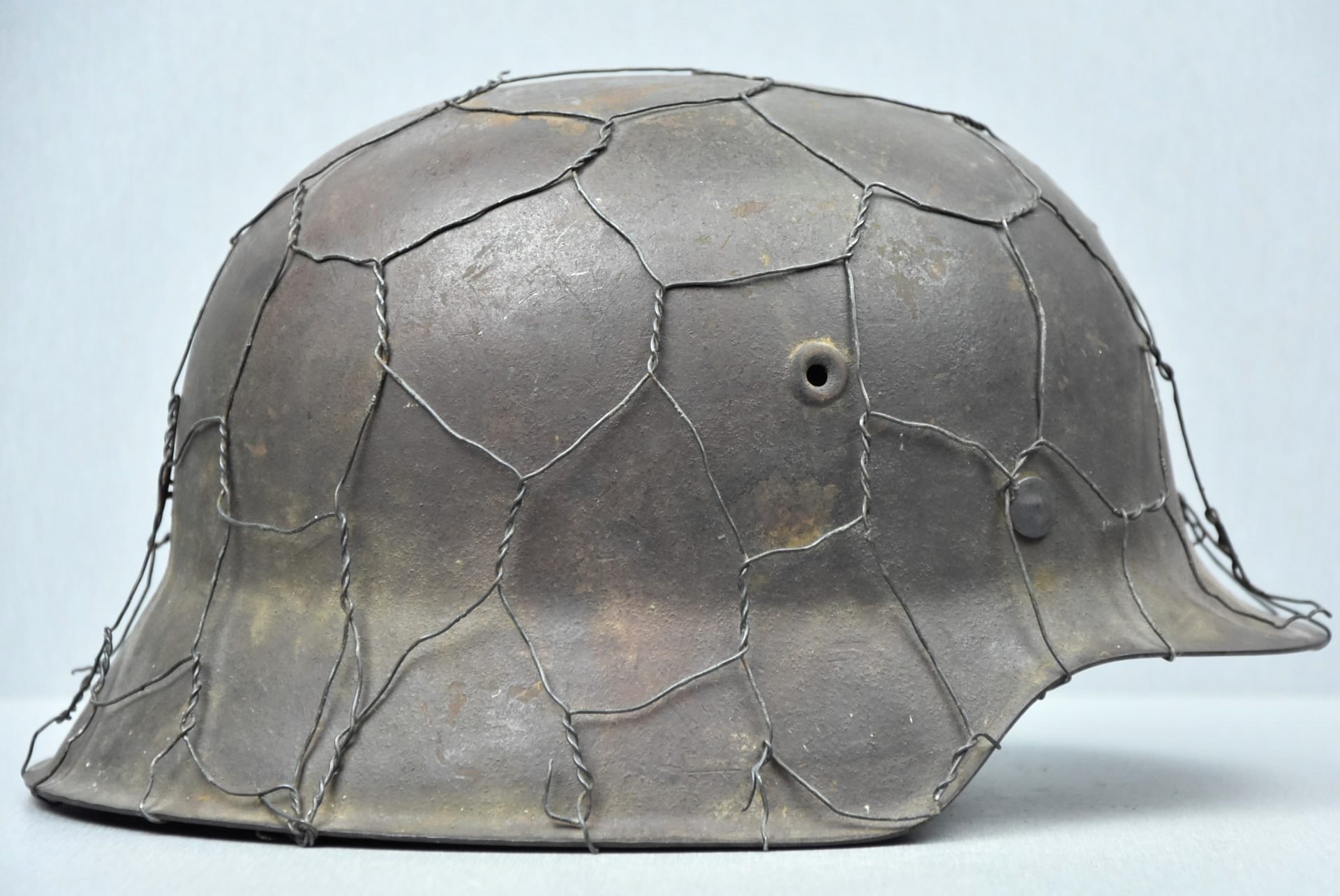 M42 Luftwaffe single decal two tone camoulfage full basket chicken wire helmet ET64 — image 4