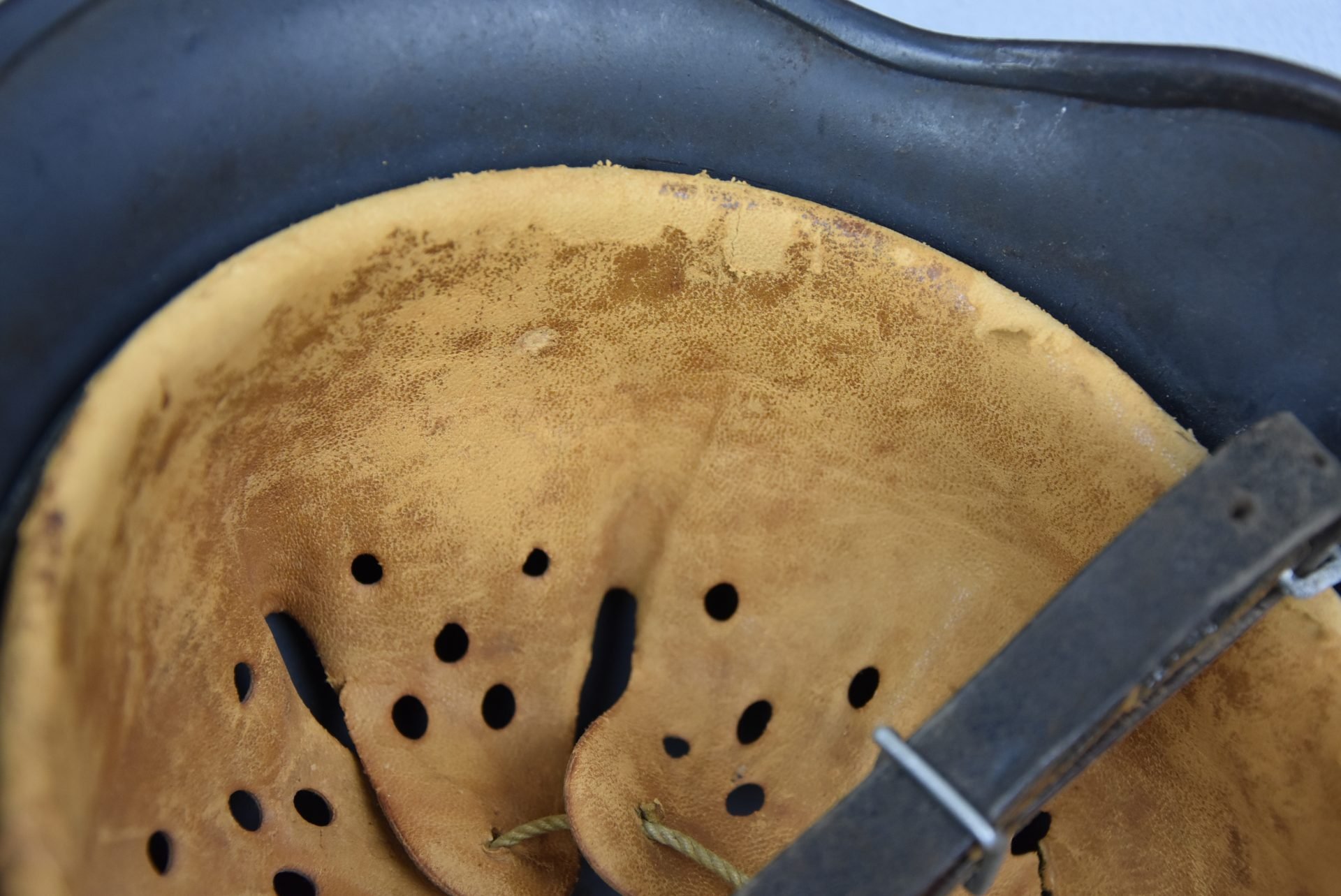 M40 Luftwaffe single decal steel helmet Q64 — image 10