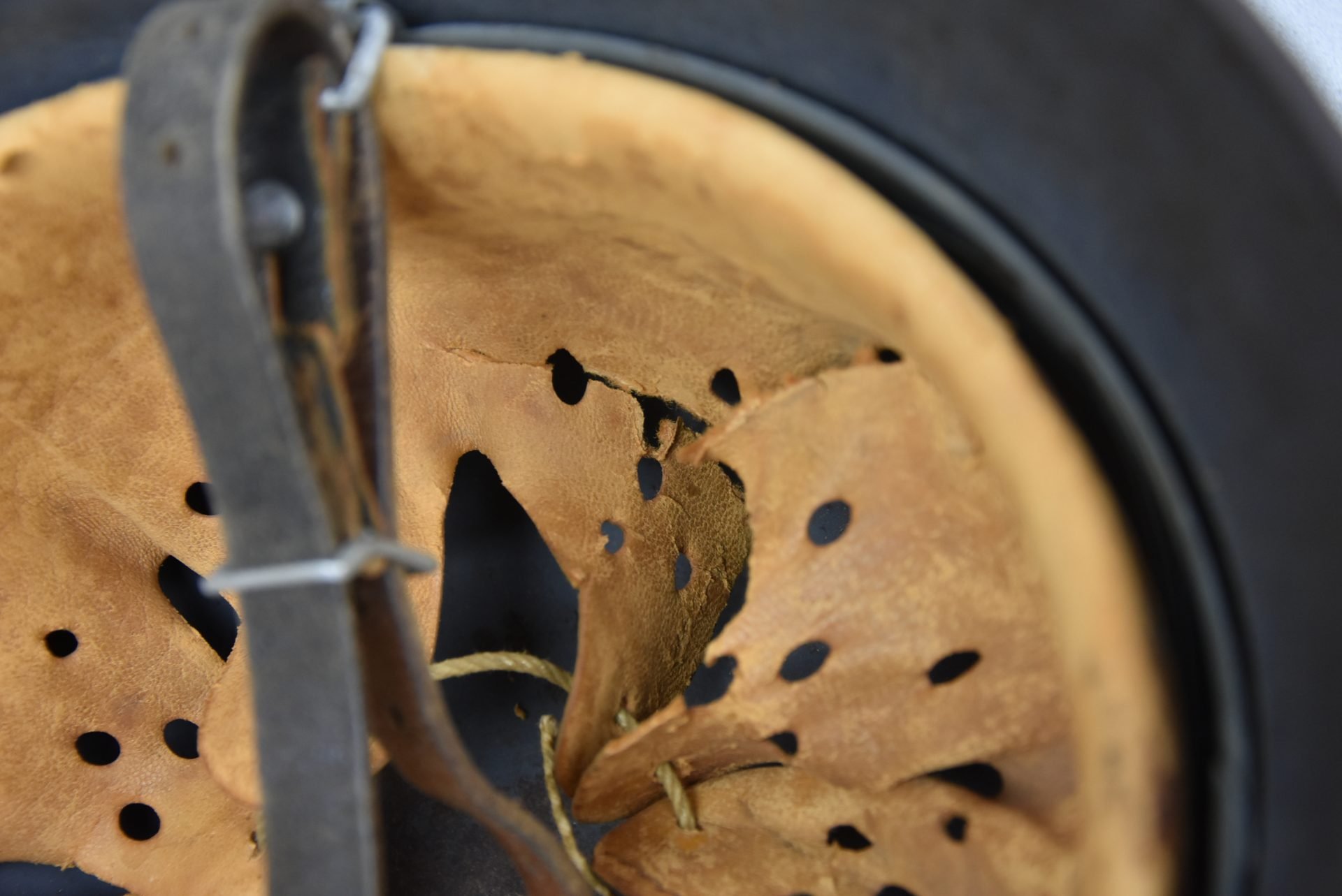 M40 Luftwaffe single decal steel helmet Q64 — image 13