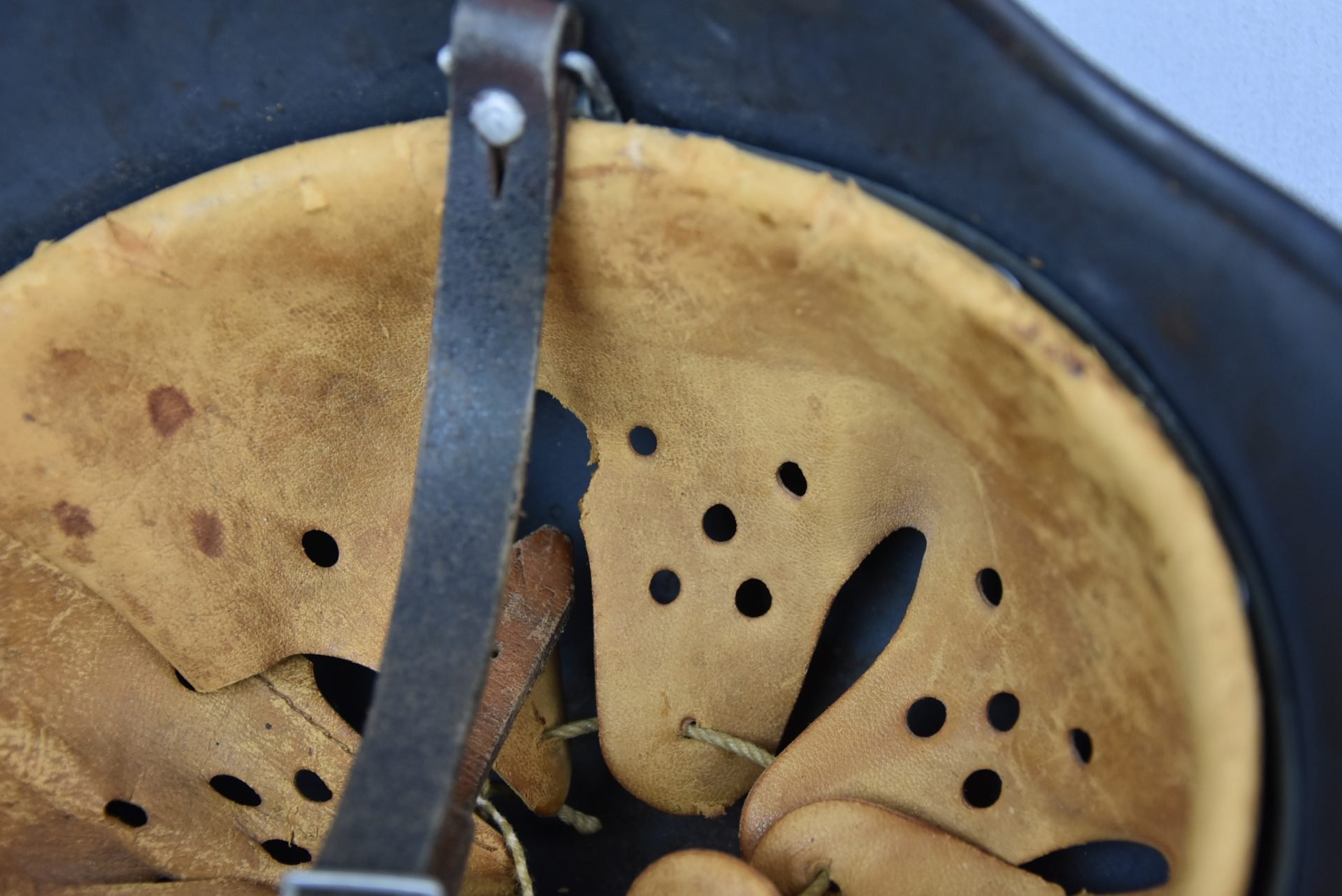 M40 Luftwaffe single decal steel helmet Q64 — image 14