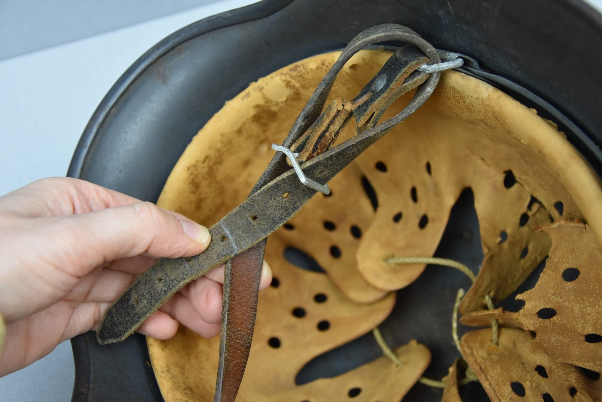 M40 Luftwaffe single decal steel helmet Q64 — image 22