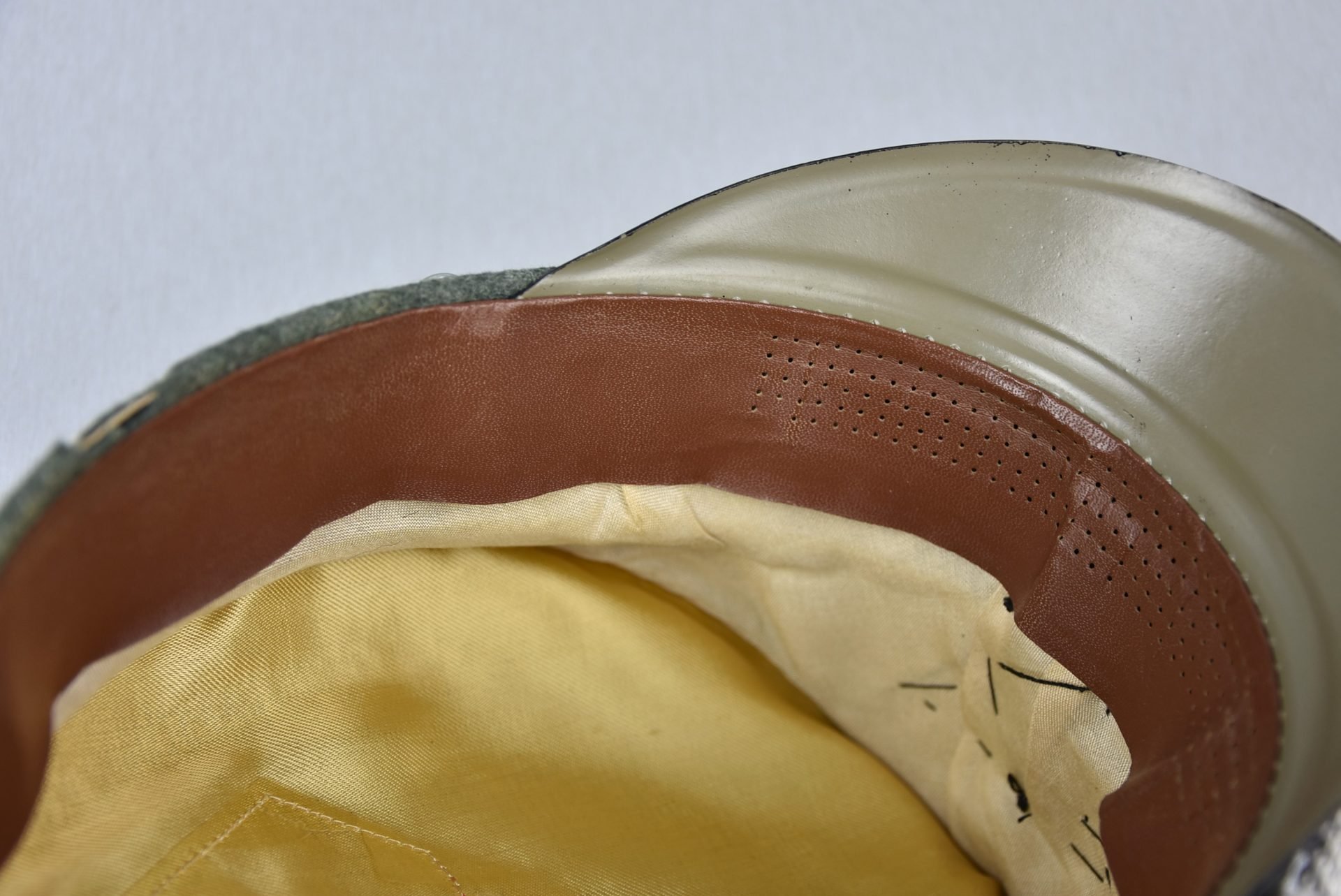 Army (Heer) infantry officer visor cap by Schellenberg — image 20