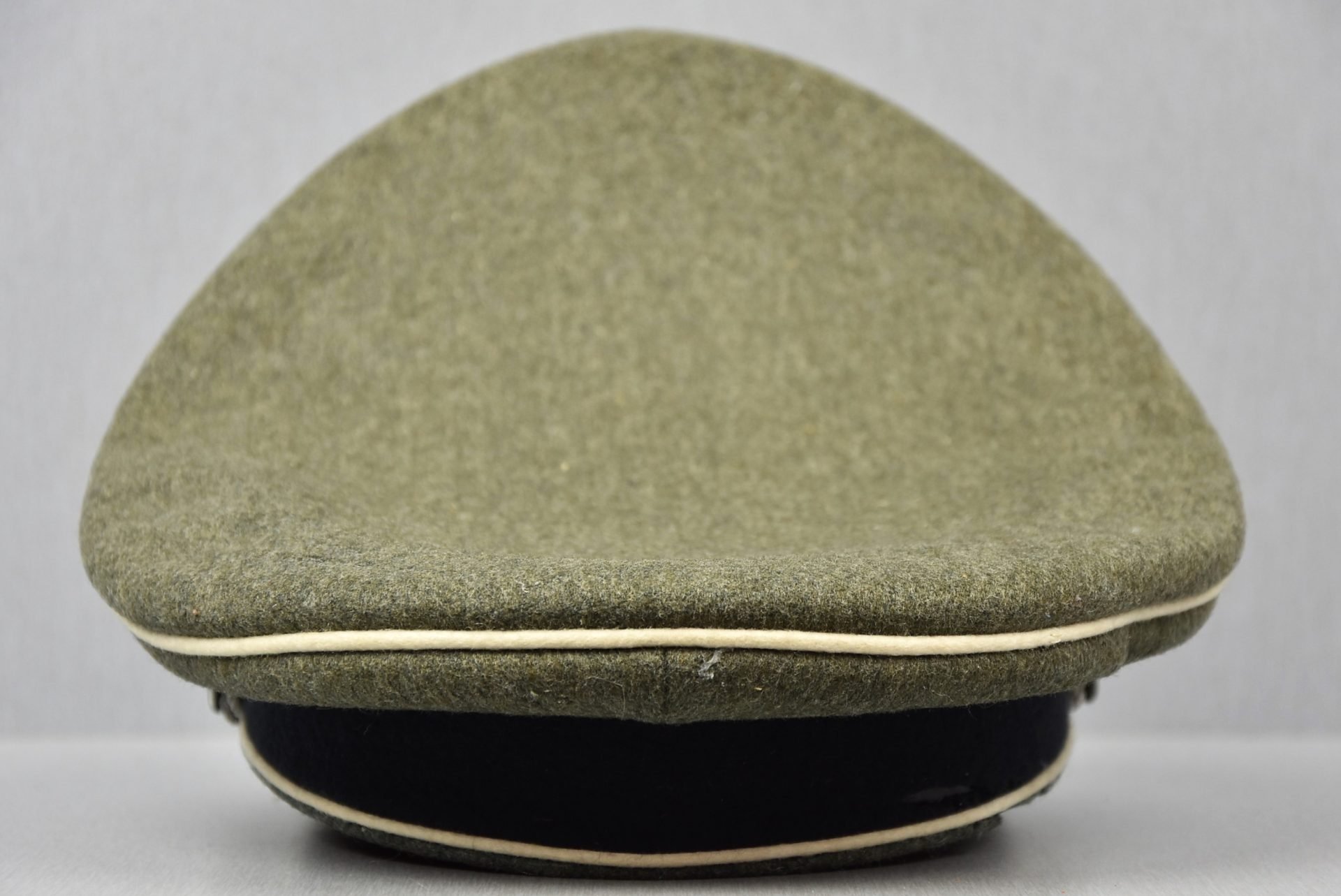 Army (Heer) infantry officer visor cap by Schellenberg — image 3
