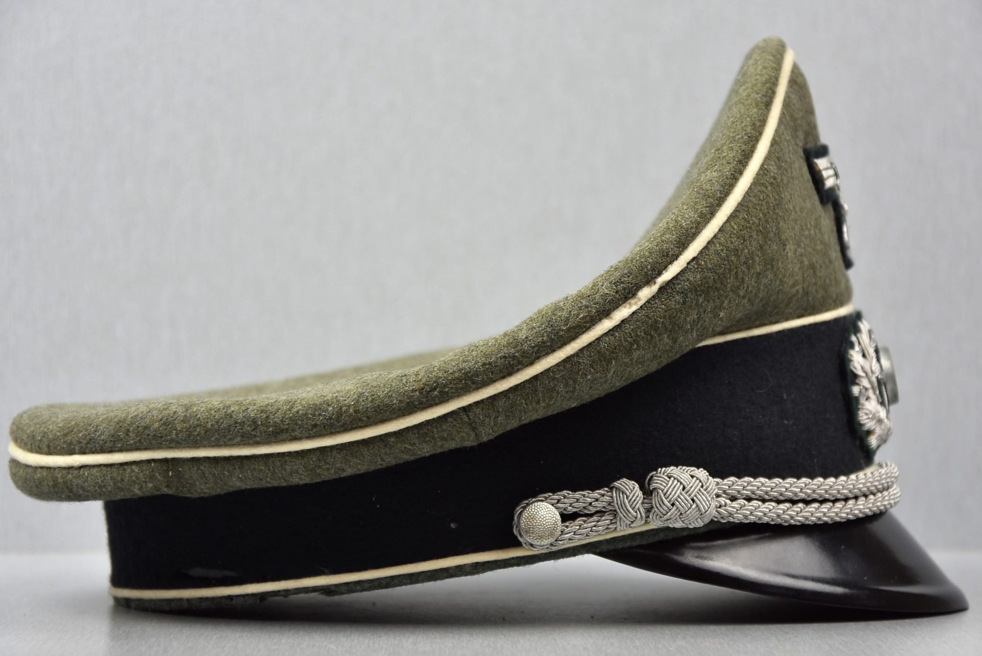 Army (Heer) infantry officer visor cap by Schellenberg — image 4