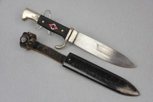 Early Hitlerjugend knife with motto by H.D.