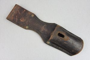 WW1 German M1895/05 'Butcher' bayonet leather frog