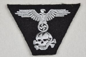 Waffen-SS Panzer 'Pirate' trapezoid M43 cap insignia