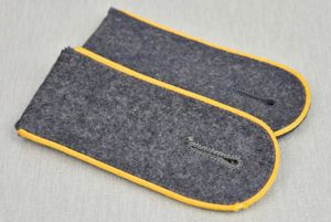 Luftwaffe pilot or Fallschirmjäger shoulder boards for enlisted men