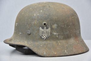 M35 army (Heer) reissued single decal steel helmet ET62