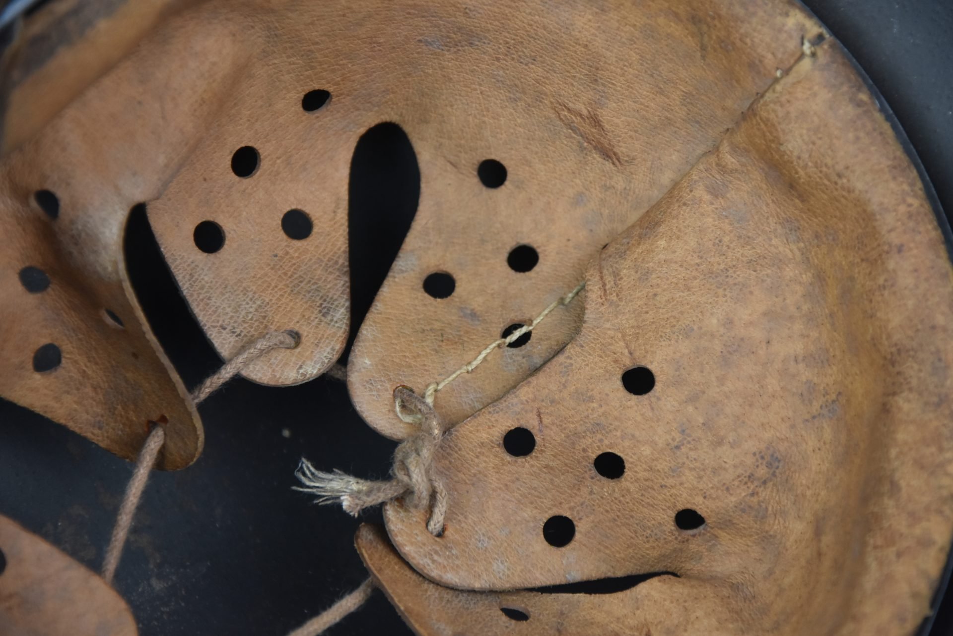 M35 army (Heer) reissued single decal steel helmet ET64 — image 12