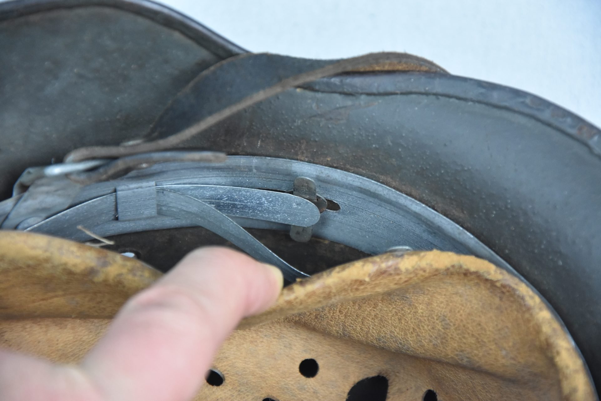 M35 army (Heer) reissued single decal steel helmet ET64 — image 16