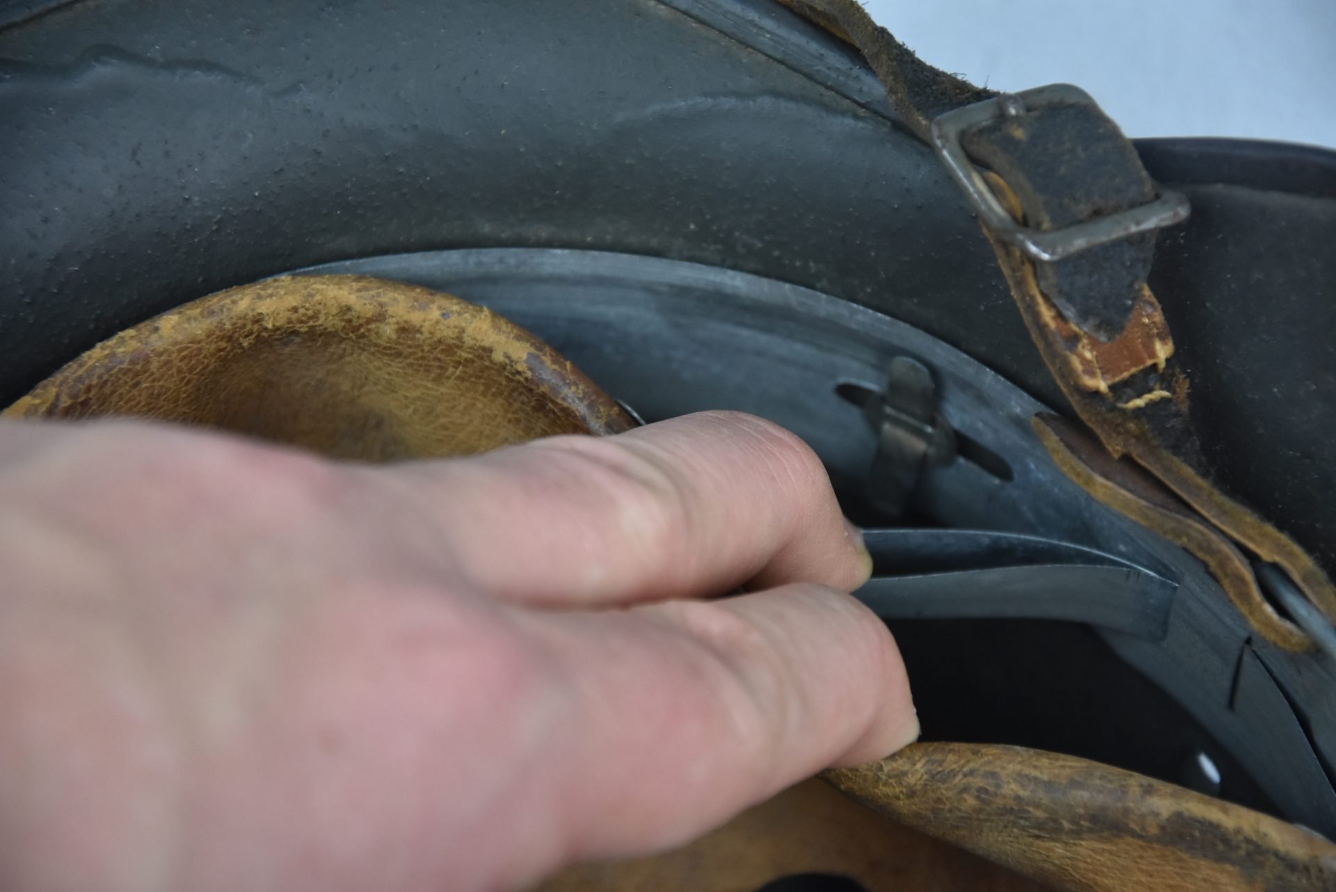 M35 army (Heer) reissued single decal steel helmet ET64 — image 17