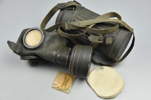 Early M31 reissued gas mask with container and straps 1937