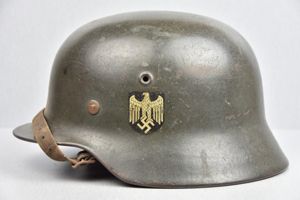 M40 army (Heer) single decal steel helmet ET64