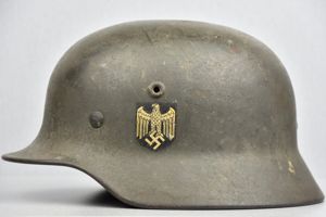 M40 army (Heer) single decal steel helmet Q64