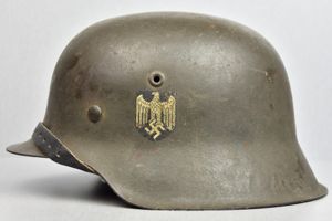 M42 army (Heer) single decal steel helmet ET64