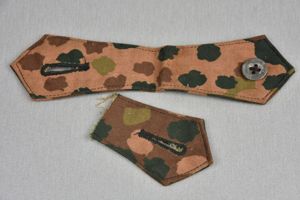 M44 smooth cotton Waffen-SS dot pattern camouflage 'Erbsentarn' trousers belt …