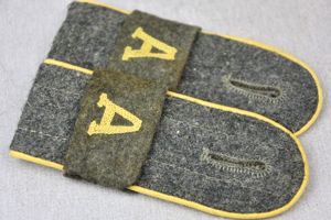 M44 army (Heer) signals shoulder boards