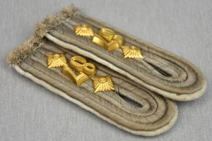 Army (Heer) infantry officer shoulder boards IR87