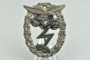 Luftwaffe ground assult badge 'Erdkampfabzeichen' by A. Walpach
