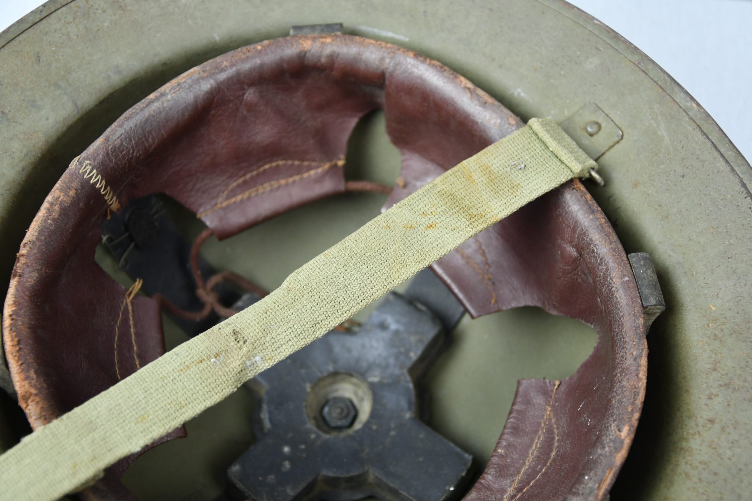 Belgian post-war 'Tommy' helmet 1952 — image 14