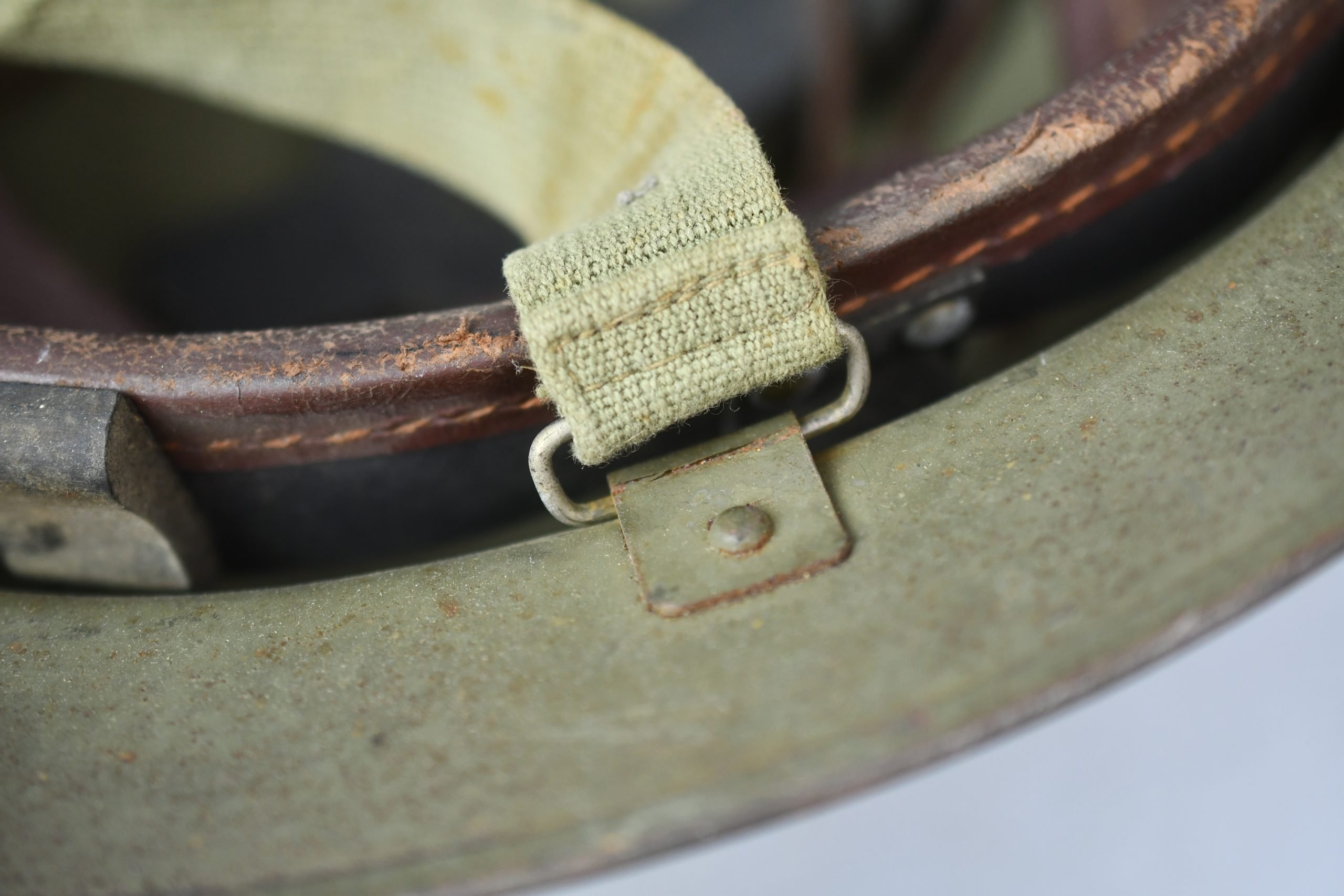 Belgian post-war 'Tommy' helmet 1952 — image 15