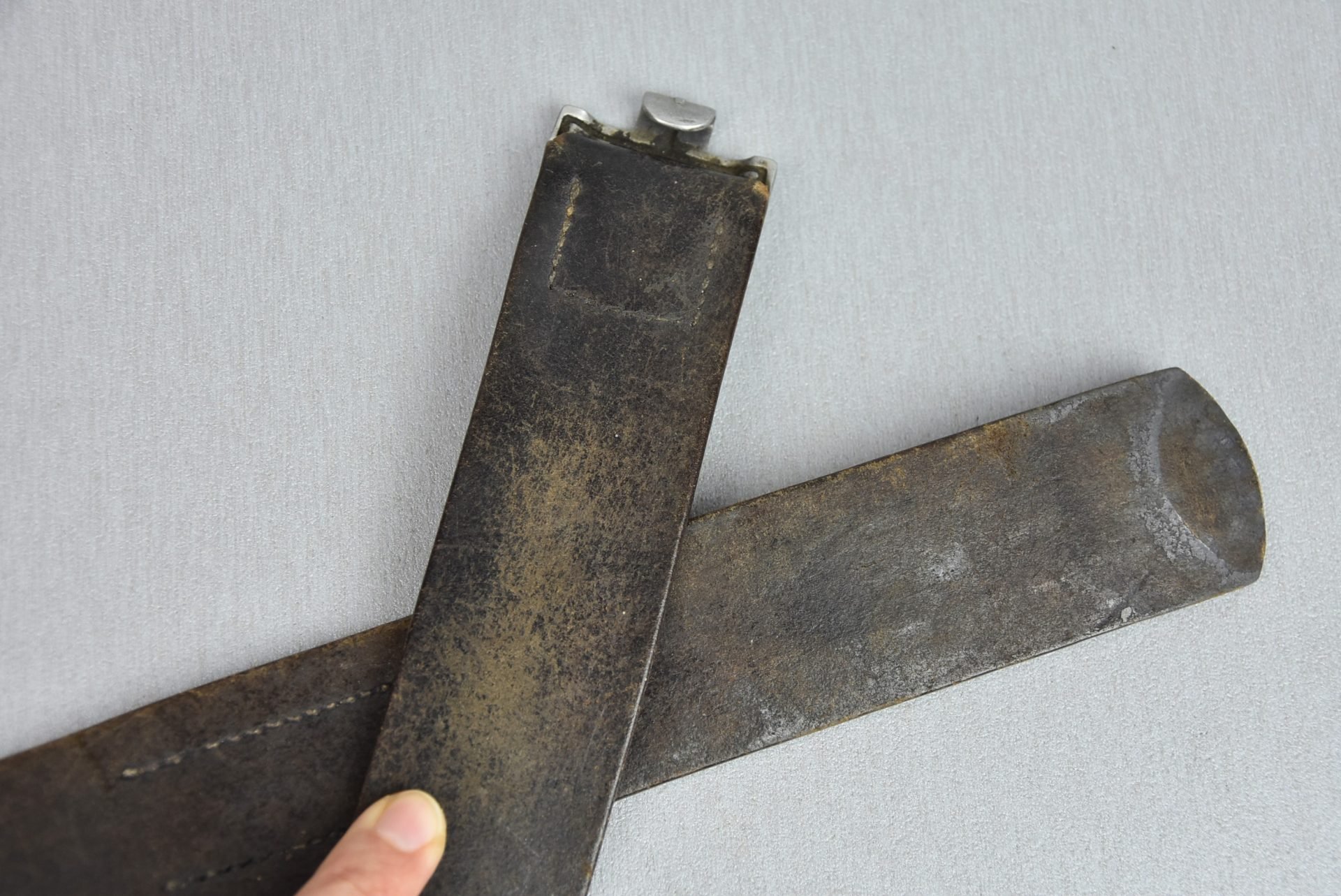 Wehrmacht/Waffen-SS early leather equipment belt 1937 — image 3