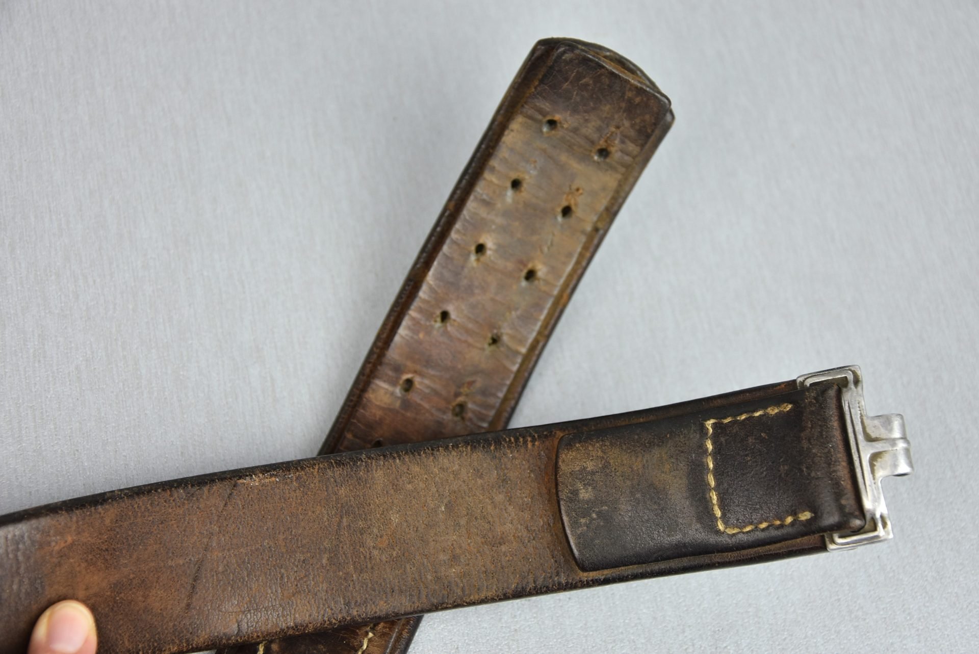 Wehrmacht/Waffen-SS early leather equipment belt 1937 — image 4