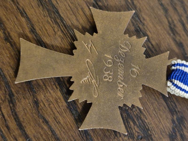 WW2 German Mother Cross 3rd class in bronze no6 — image 5