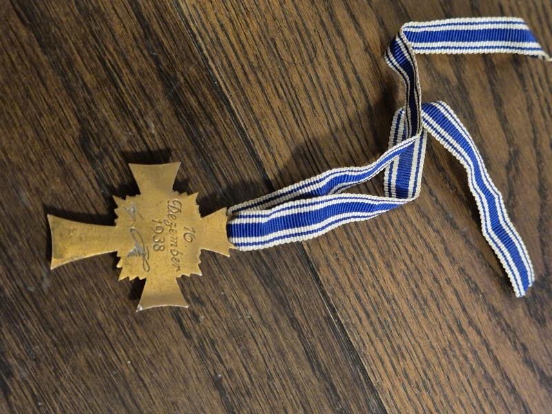 WW2 German Mother Cross 3rd class in bronze no4 — image 4