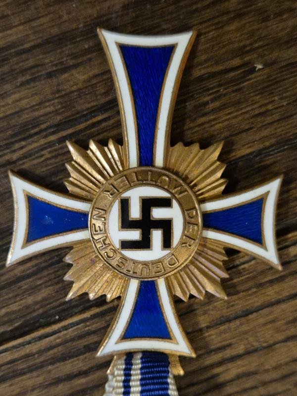 WW2 German Mother Cross 3rd class in bronze no3