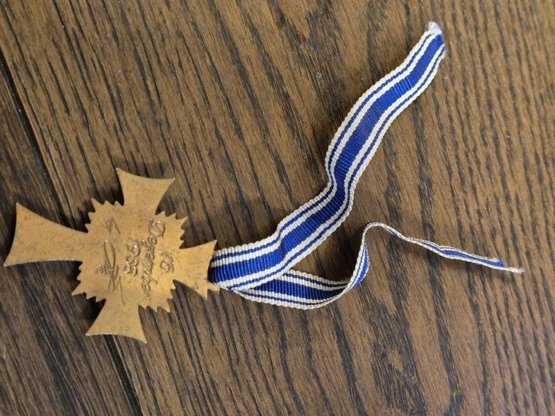 WW2 German Mother Cross 3rd class in bronze no3 — image 4