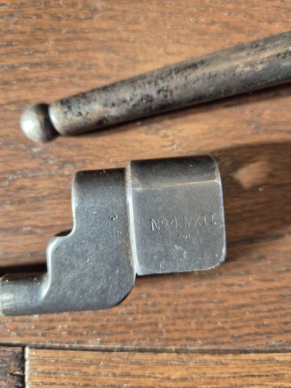 WW2 LEE ENFIELD SPIKE BAYONET NO 4 MK no5 2, CANADIAN PRODUCTION!!! — image 2