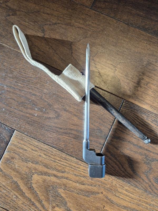 WW2 LEE ENFIELD SPIKE BAYONET NO 4 MK no5 2, CANADIAN PRODUCTION!!! — image 4