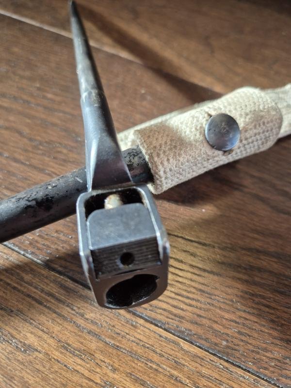 WW2 LEE ENFIELD SPIKE BAYONET NO 4 MK no5 2, CANADIAN PRODUCTION!!! — image 5