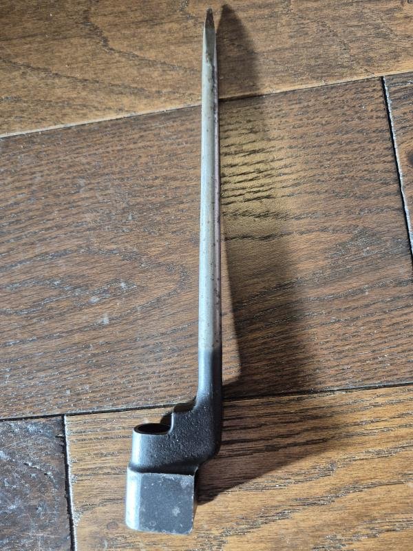 WW2 LEE ENFIELD SPIKE BAYONET NO 4 MK no3 2, CANADIAN PRODUCTION!!! — image 3